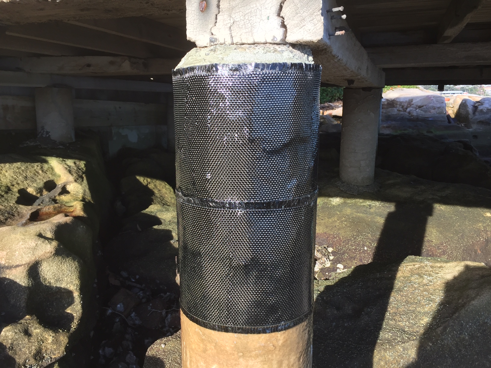 Concrete piles crack repair